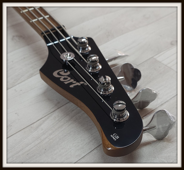 Cort GB Short Scale, Fandango Purple